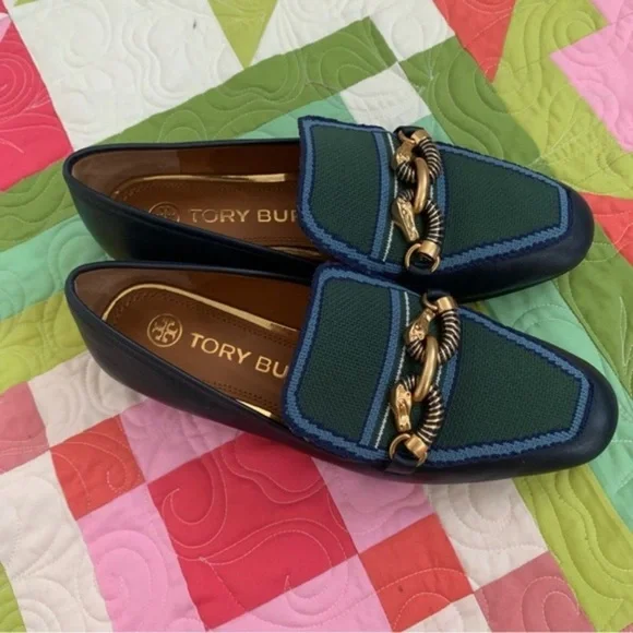 Tory Burch Loafers Jessa 20MM Calf Leafer in Navy Green Gold Chain - Picture 8 of 8